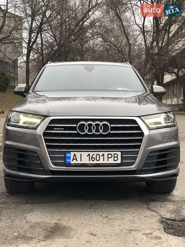 Позашляховик / Кросовер Audi Q7 2016 в Києві