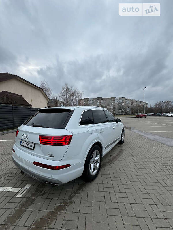 Внедорожник / Кроссовер Audi Q7 2017 в Черкассах