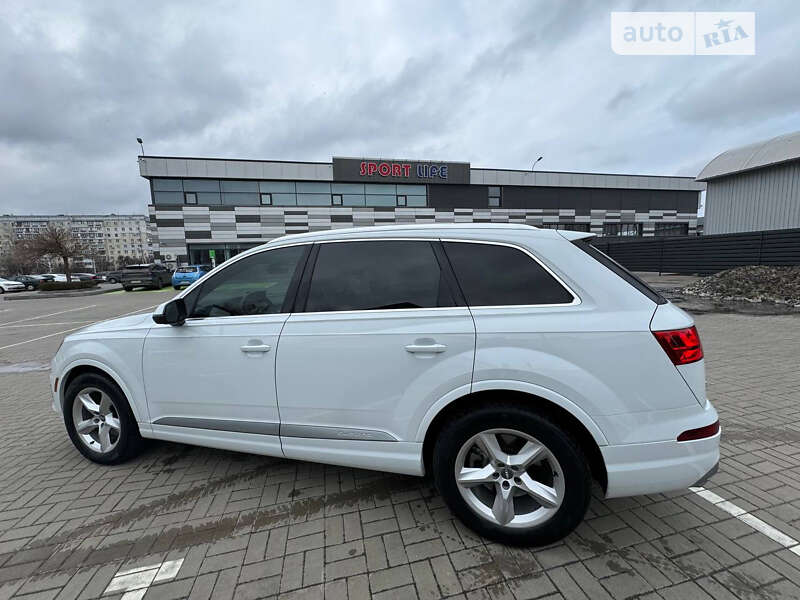 Внедорожник / Кроссовер Audi Q7 2017 в Черкассах