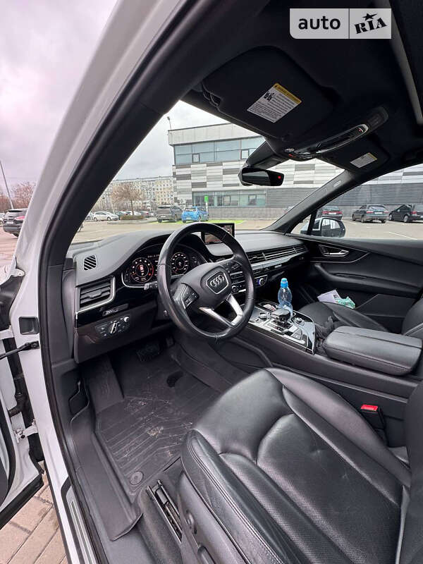 Внедорожник / Кроссовер Audi Q7 2017 в Черкассах
