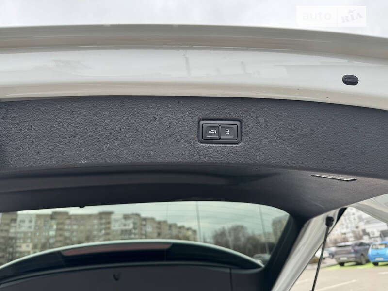 Внедорожник / Кроссовер Audi Q7 2017 в Черкассах