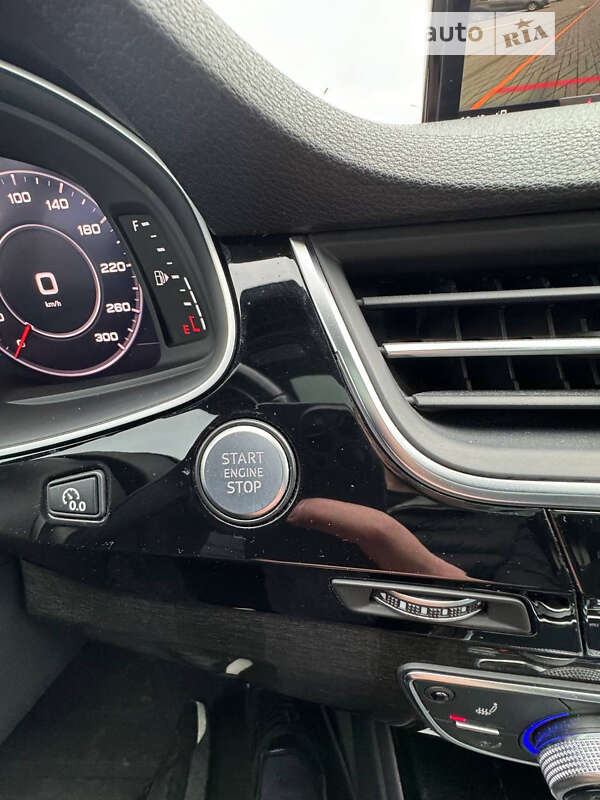 Внедорожник / Кроссовер Audi Q7 2017 в Черкассах