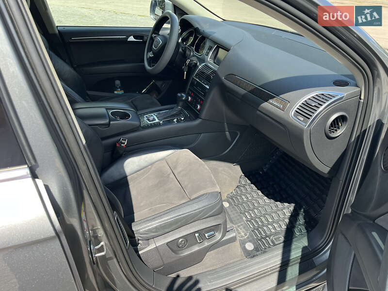 Внедорожник / Кроссовер Audi Q7 2013 в Каменец-Подольском