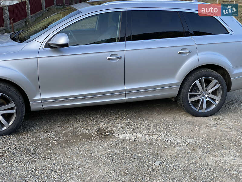 Позашляховик / Кросовер Audi Q7 2015 в 