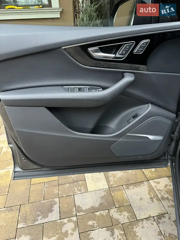 Внедорожник / Кроссовер Audi Q7 2019 в 