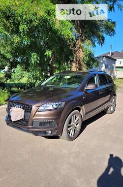 Внедорожник / Кроссовер Audi Q7 2013 в Шостке