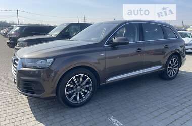 Позашляховик / Кросовер Audi Q7 2016 в Чернівцях