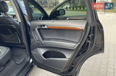 Внедорожник / Кроссовер Audi Q7 2010 в 