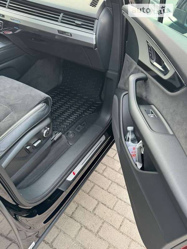 Внедорожник / Кроссовер Audi Q7 2018 в Киеве