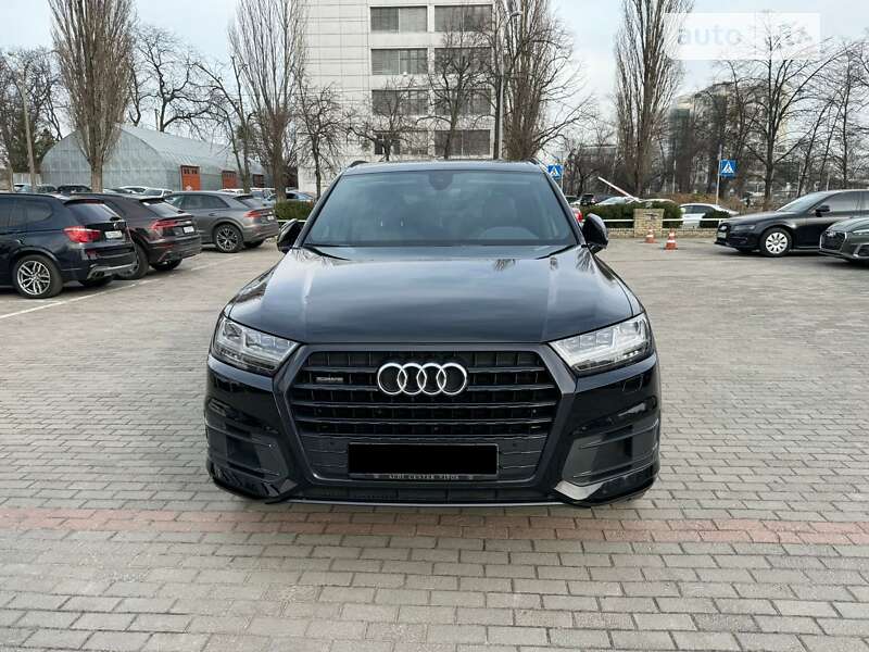 Внедорожник / Кроссовер Audi Q7 2018 в Киеве