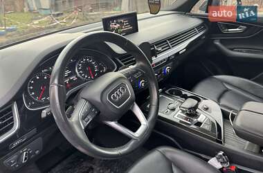 Внедорожник / Кроссовер Audi Q7 2016 в 