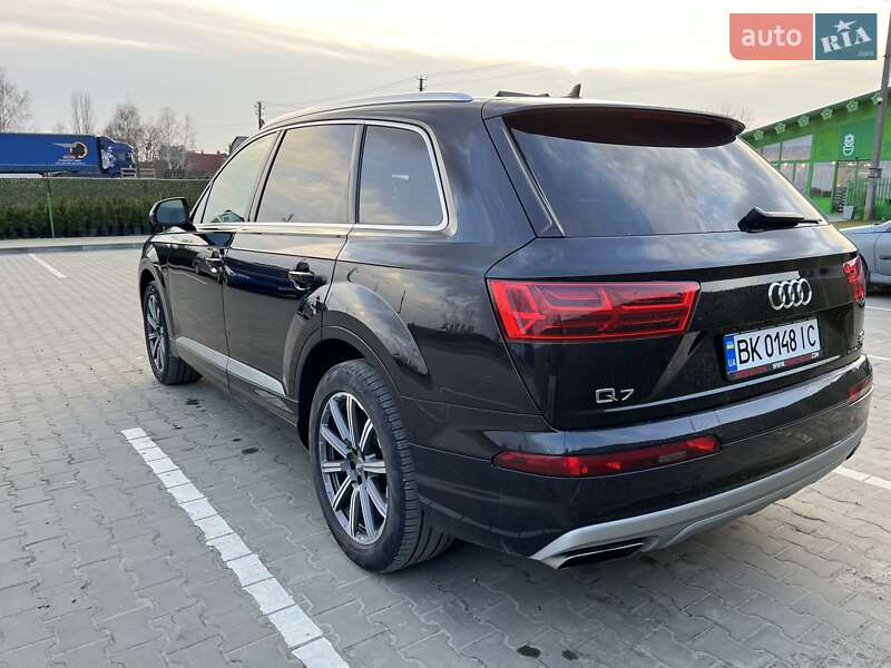 Позашляховик / Кросовер Audi Q7 2017 в Києві