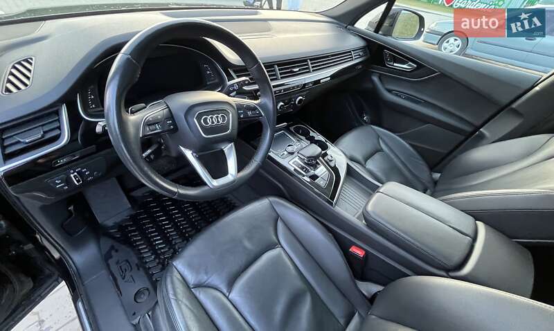 Позашляховик / Кросовер Audi Q7 2017 в Києві