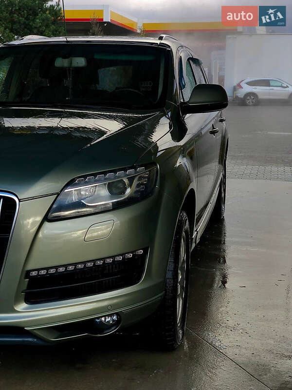 Позашляховик / Кросовер Audi Q7 2006 в Чернівцях
