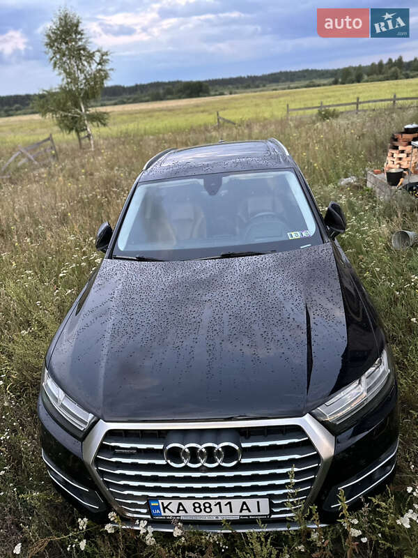 Внедорожник / Кроссовер Audi Q7 2016 в Киеве
