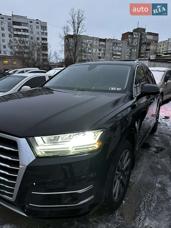 Внедорожник / Кроссовер Audi Q7 2016 в Киеве