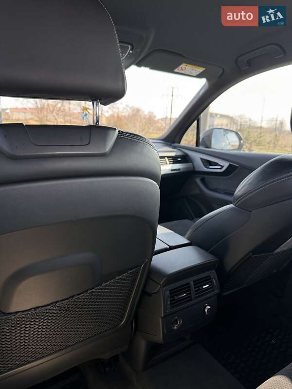 Позашляховик / Кросовер Audi Q7 2016 в Одесі