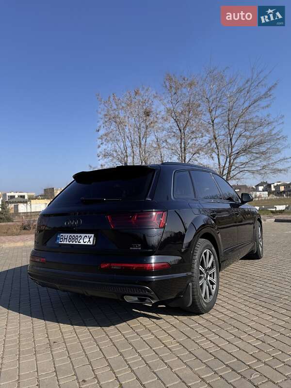 Позашляховик / Кросовер Audi Q7 2016 в Одесі