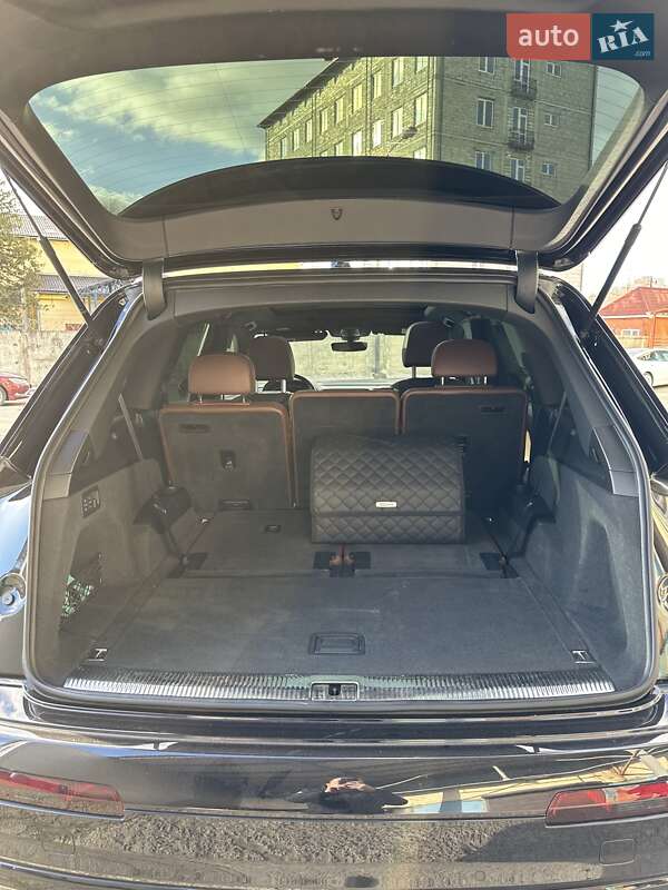 Позашляховик / Кросовер Audi Q7 2016 в Києві