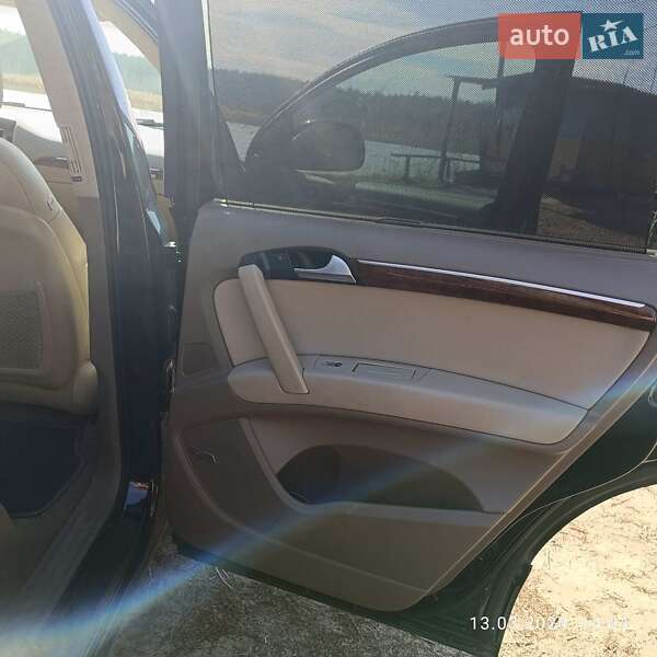 Внедорожник / Кроссовер Audi Q7 2013 в Ахтырке
