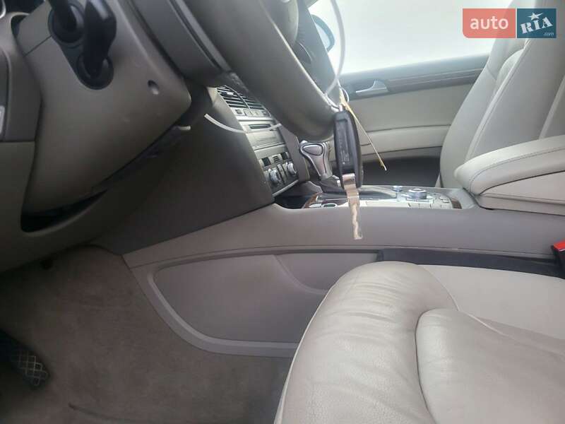 Внедорожник / Кроссовер Audi Q7 2013 в Ахтырке