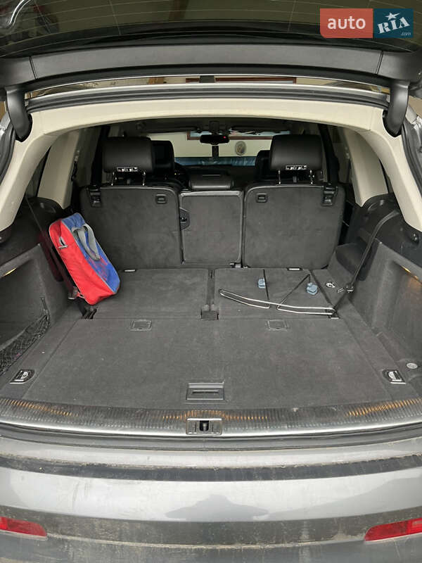 Внедорожник / Кроссовер Audi Q7 2011 в Заставной