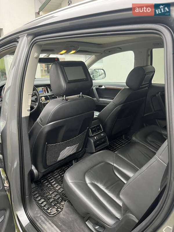 Внедорожник / Кроссовер Audi Q7 2011 в Заставной