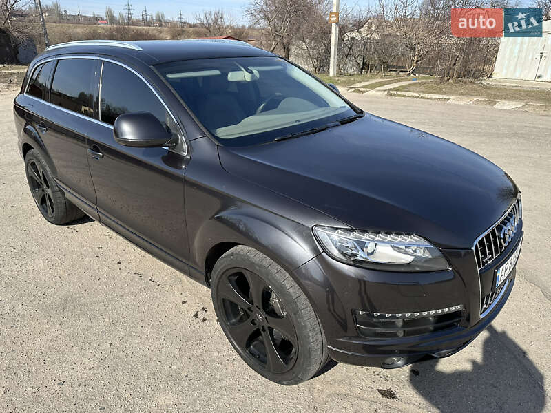Внедорожник / Кроссовер Audi Q7 2013 в Киеве