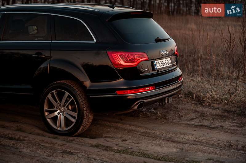 Внедорожник / Кроссовер Audi Q7 2015 в Черкассах