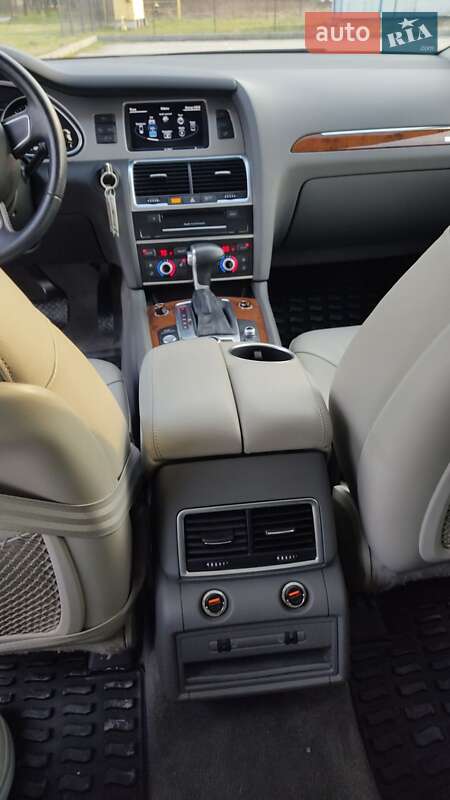 Внедорожник / Кроссовер Audi Q7 2015 в Бродах