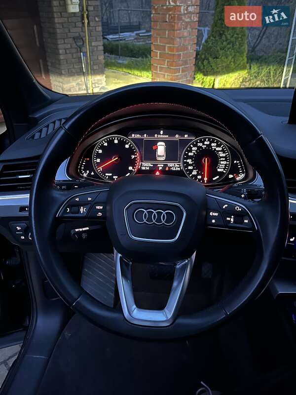 Позашляховик / Кросовер Audi Q7 2018 в Львові