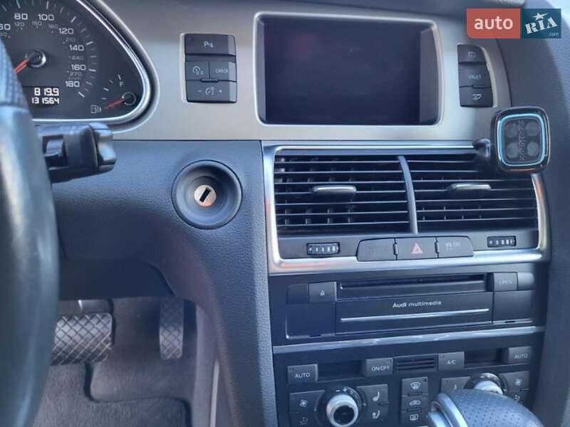 Позашляховик / Кросовер Audi Q7 2015 в Черкасах