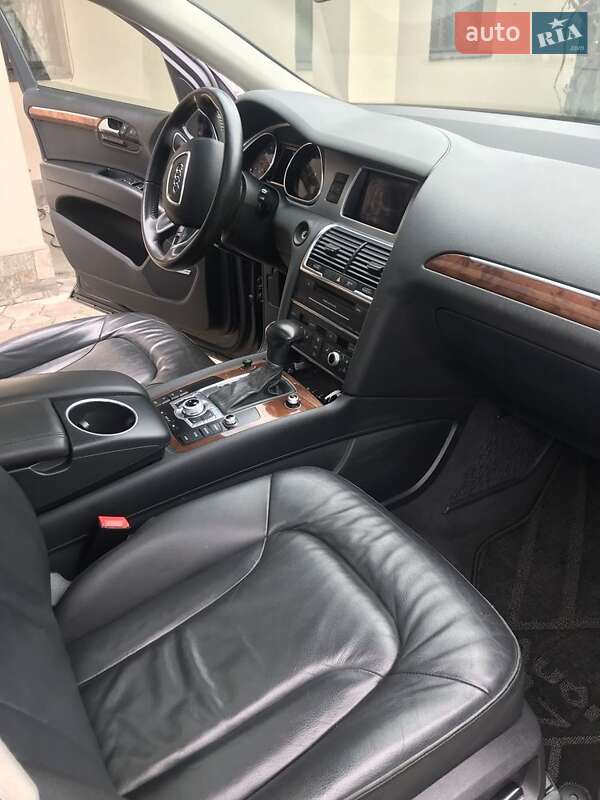 Позашляховик / Кросовер Audi Q7 2012 в Житомирі