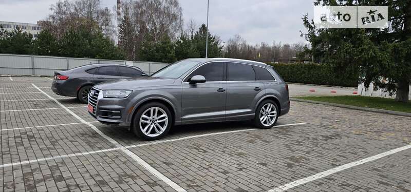 Внедорожник / Кроссовер Audi Q7 2015 в Луцке