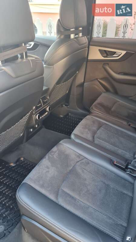 Внедорожник / Кроссовер Audi Q7 2018 в Рахове