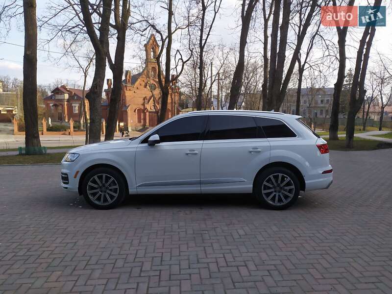 Позашляховик / Кросовер Audi Q7 2017 в Сумах