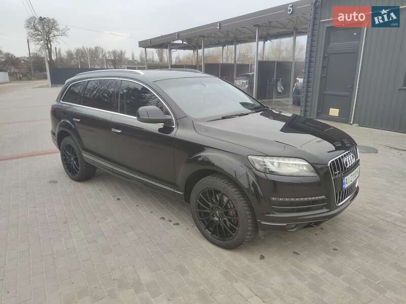Внедорожник / Кроссовер Audi Q7 2011 в Березане