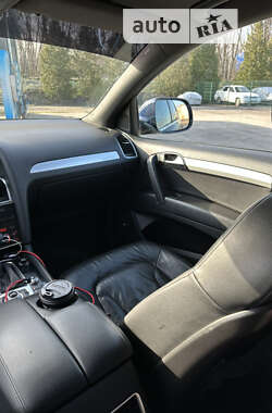 Внедорожник / Кроссовер Audi Q7 2010 в 