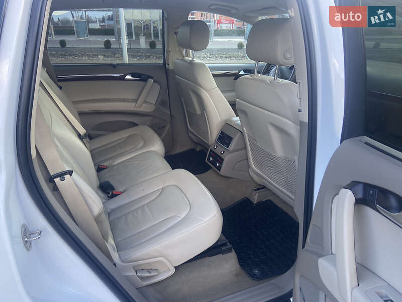 Внедорожник / Кроссовер Audi Q7 2011 в Хусте