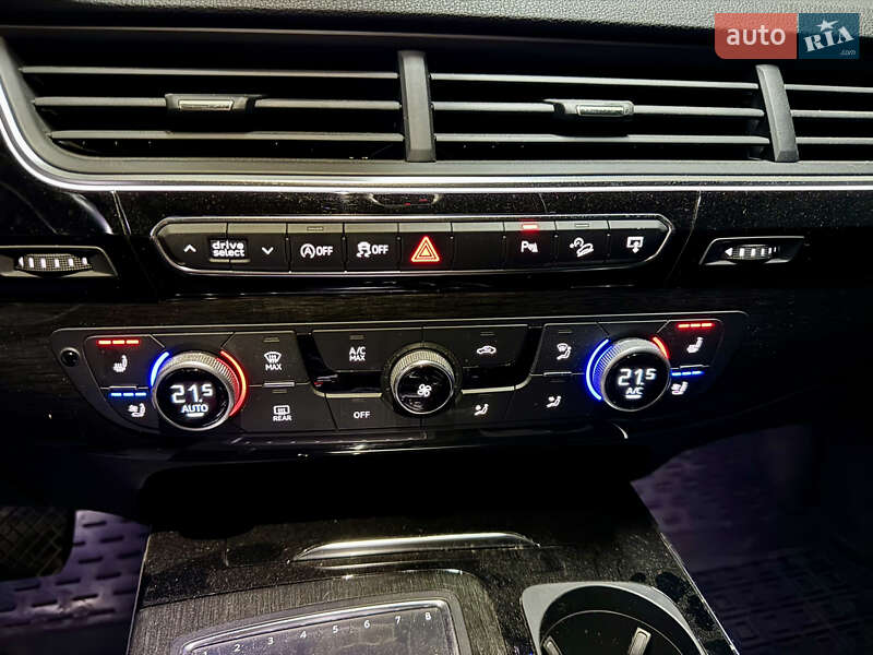 Внедорожник / Кроссовер Audi Q7 2016 в Одессе