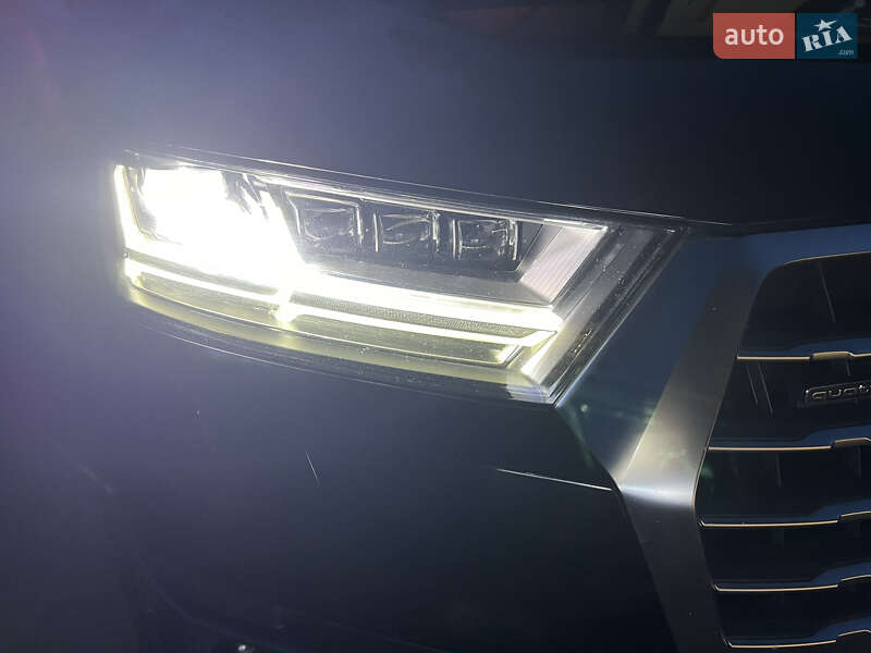 Внедорожник / Кроссовер Audi Q7 2016 в Луцке