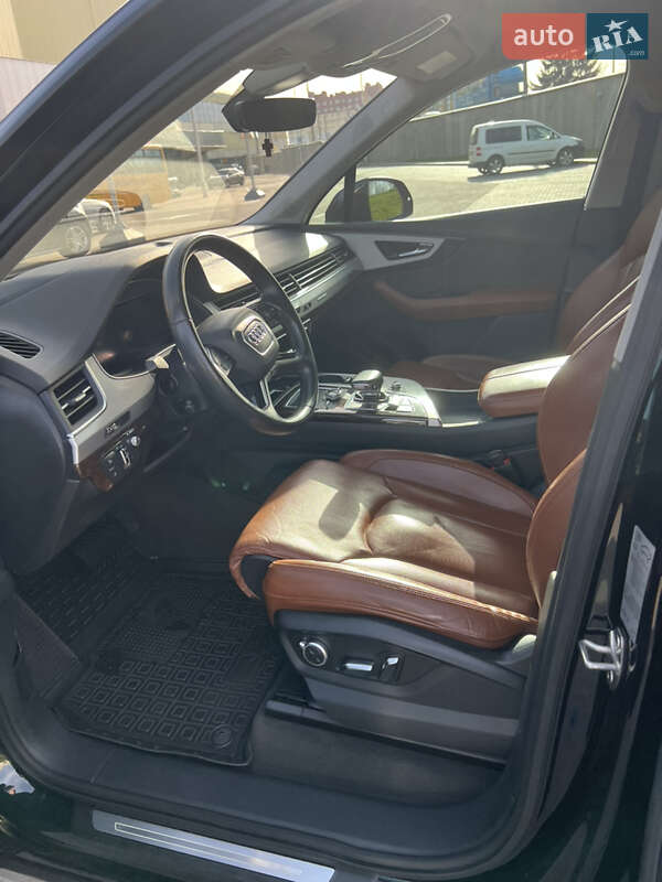 Внедорожник / Кроссовер Audi Q7 2016 в Луцке