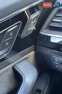 Позашляховик / Кросовер Audi Q7 2017 в 