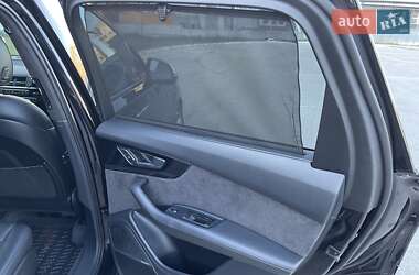 Позашляховик / Кросовер Audi Q7 2017 в 