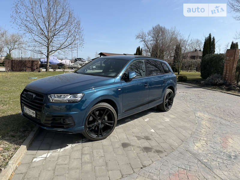 Внедорожник / Кроссовер Audi Q7 2017 в Днепре