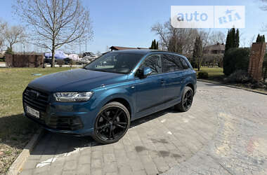 Позашляховик / Кросовер Audi Q7 2017 в 