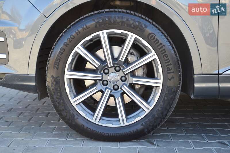 Внедорожник / Кроссовер Audi Q7 2017 в Одессе