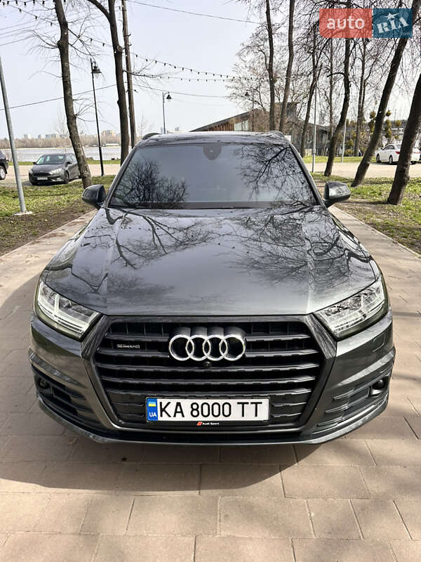 Позашляховик / Кросовер Audi Q7 2019 в Києві