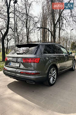 Внедорожник / Кроссовер Audi Q7 2019 в 