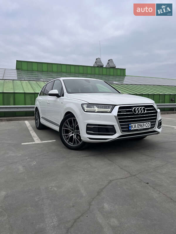 Внедорожник / Кроссовер Audi Q7 2016 в Киеве